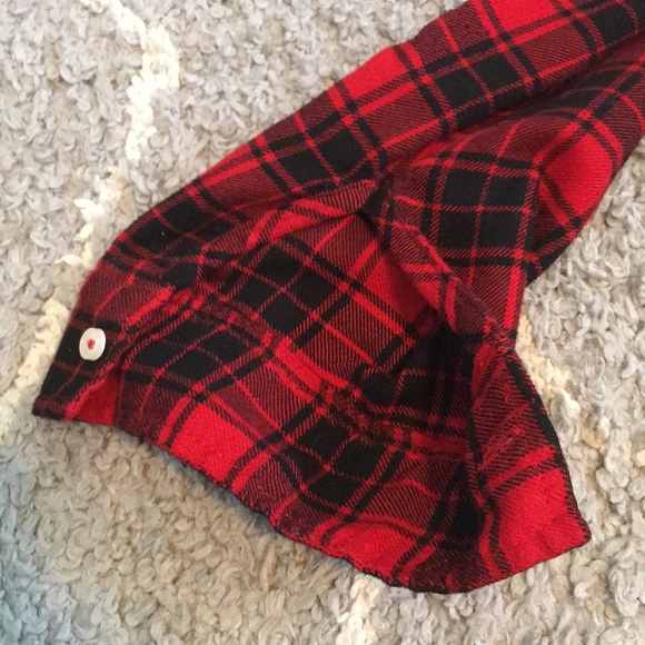 Cute Plaid Button Down! - Picture 4 of 5